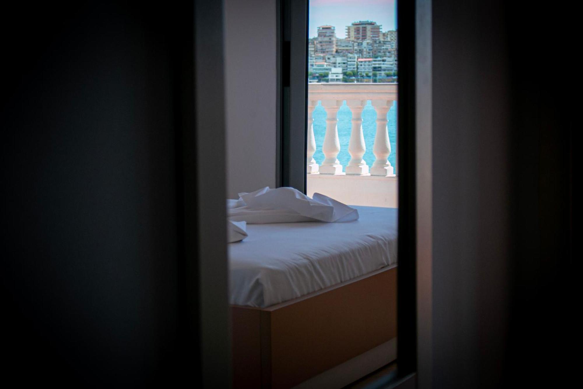 Hotel Fron Саранда Экстерьер фото