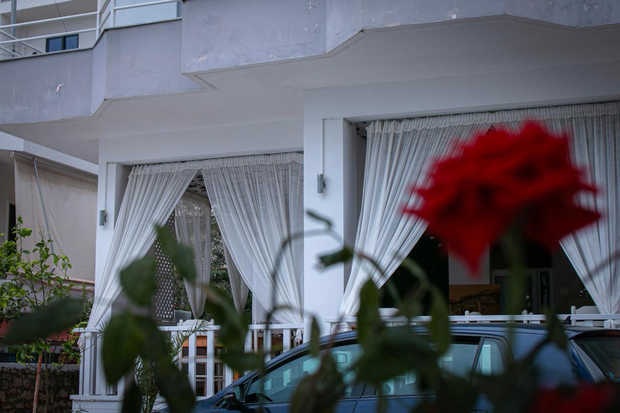 Hotel Fron Саранда Экстерьер фото